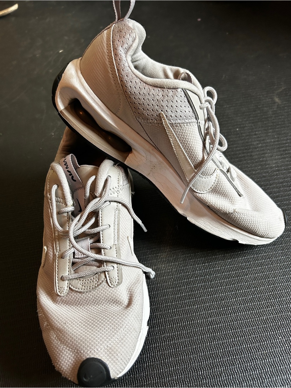 Nike Air Max INTRLK Lite Women’s 10 Gray White